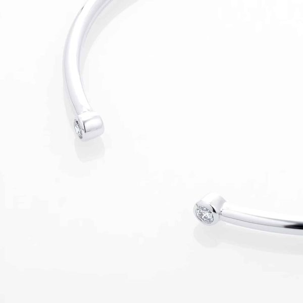 Gossamer Silver 0.15cttw Diamond Bangle - 图片 3